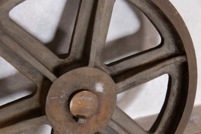 cast-iron-wheel-detail